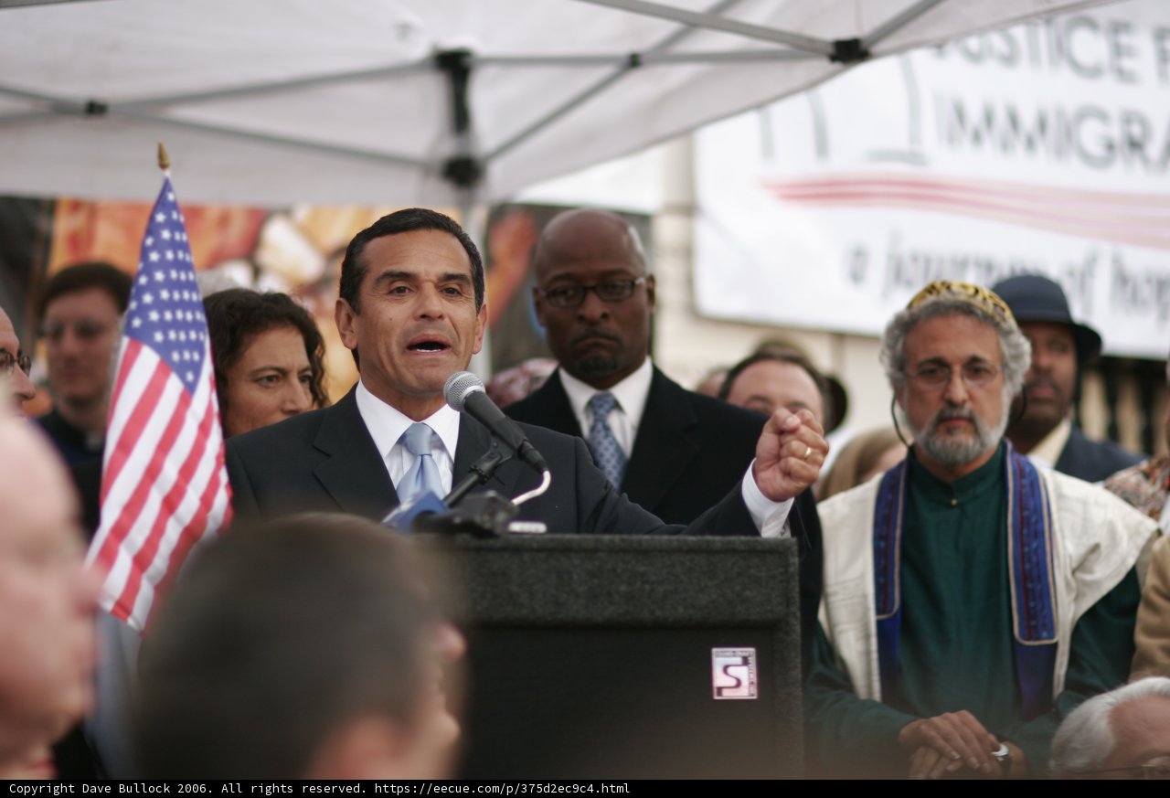 Antonio Villaraigosa Addresses a Packed Crowd