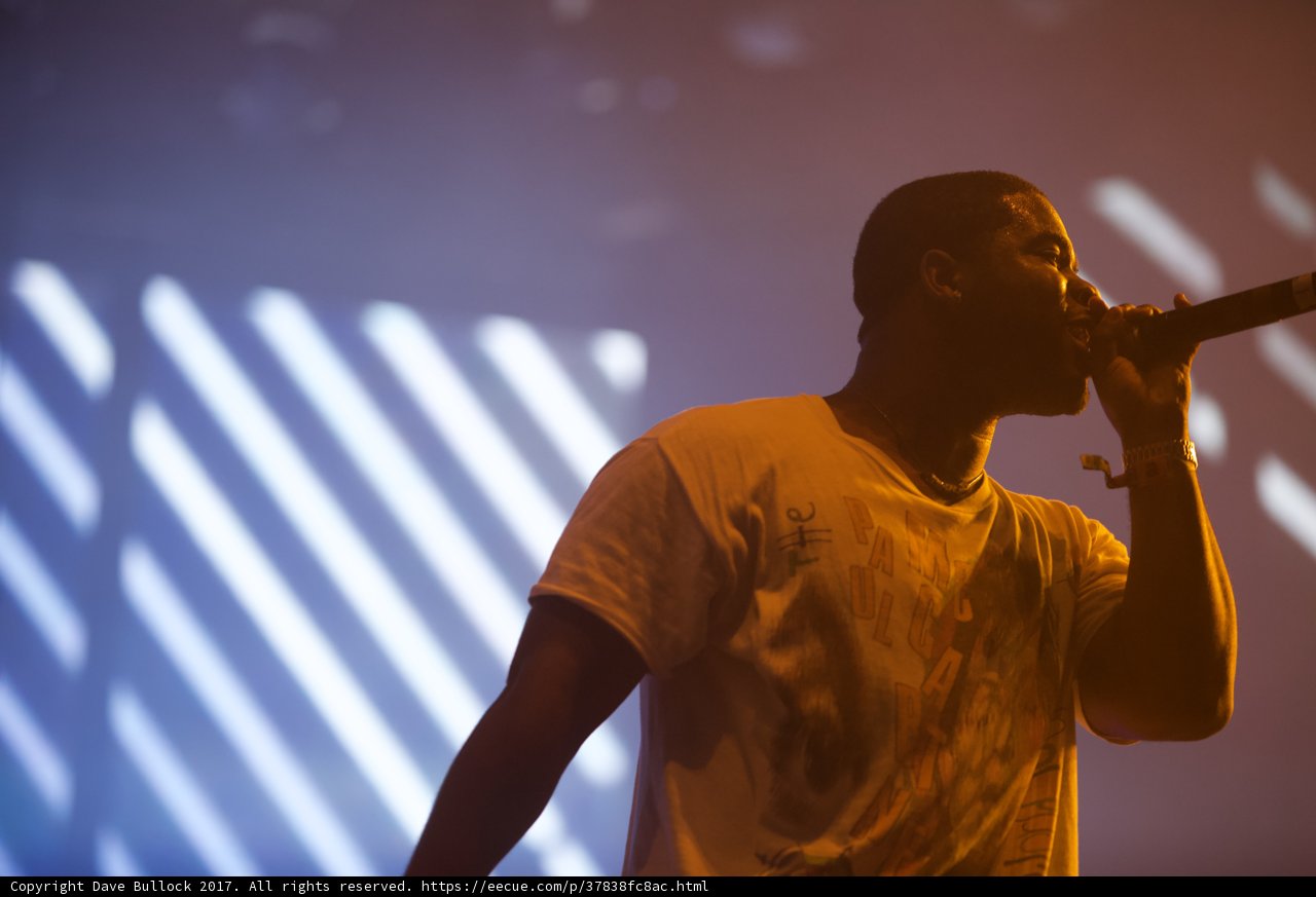 Solo Singer Lights Up the Crowd