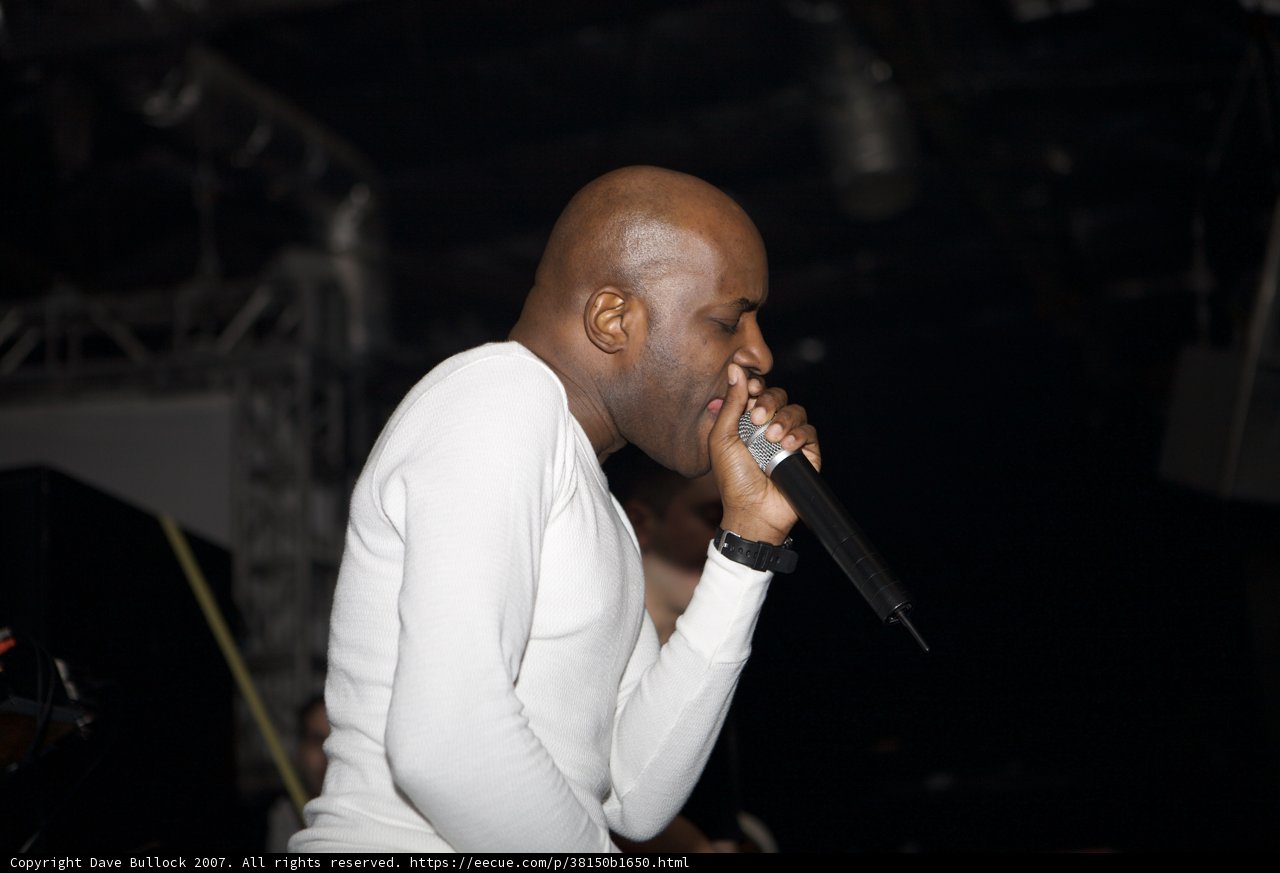 MC Q's Electrifying Solo Performance