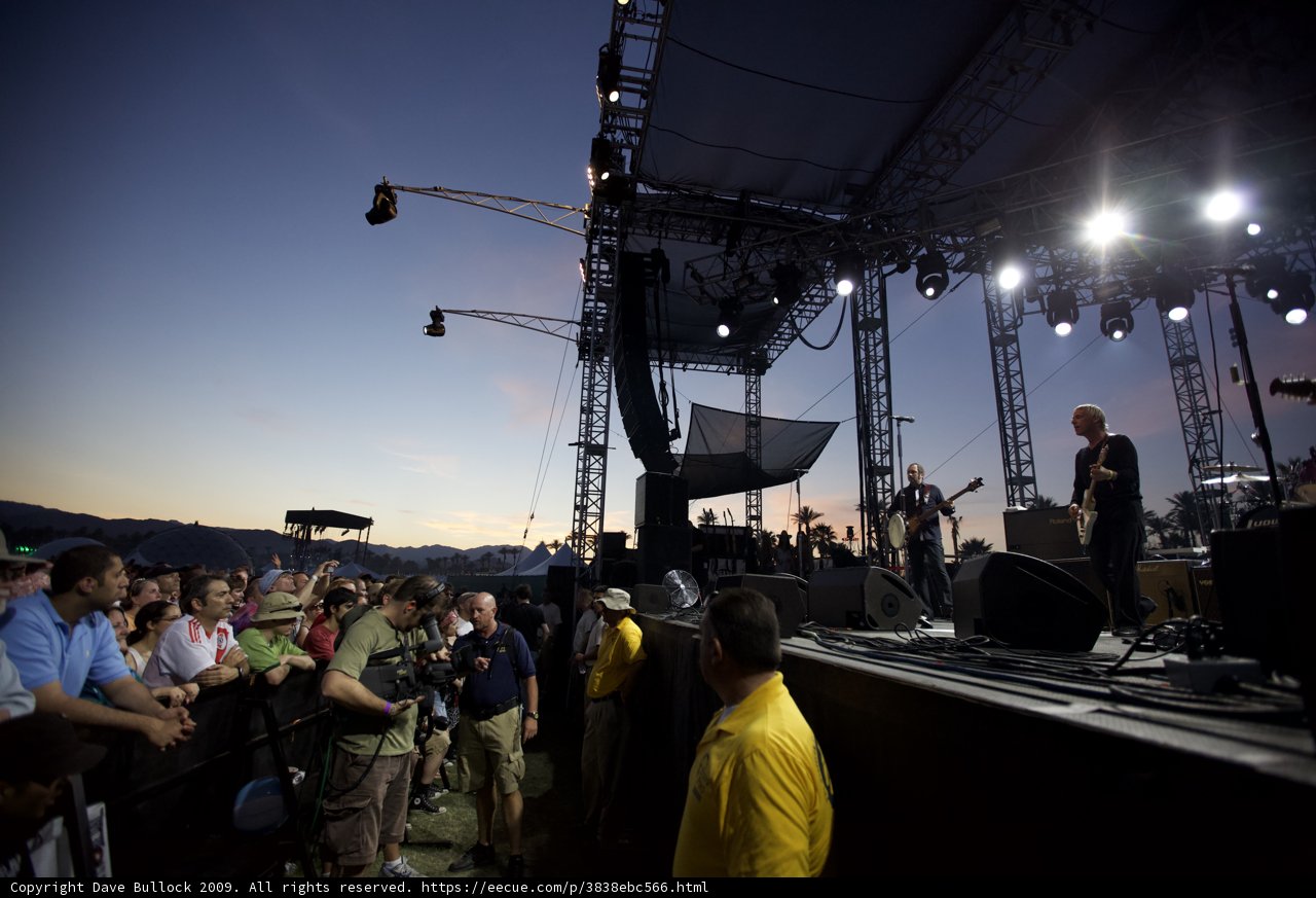 Crowd Cheers on Musician Fito Cabrales at Coachella 2009