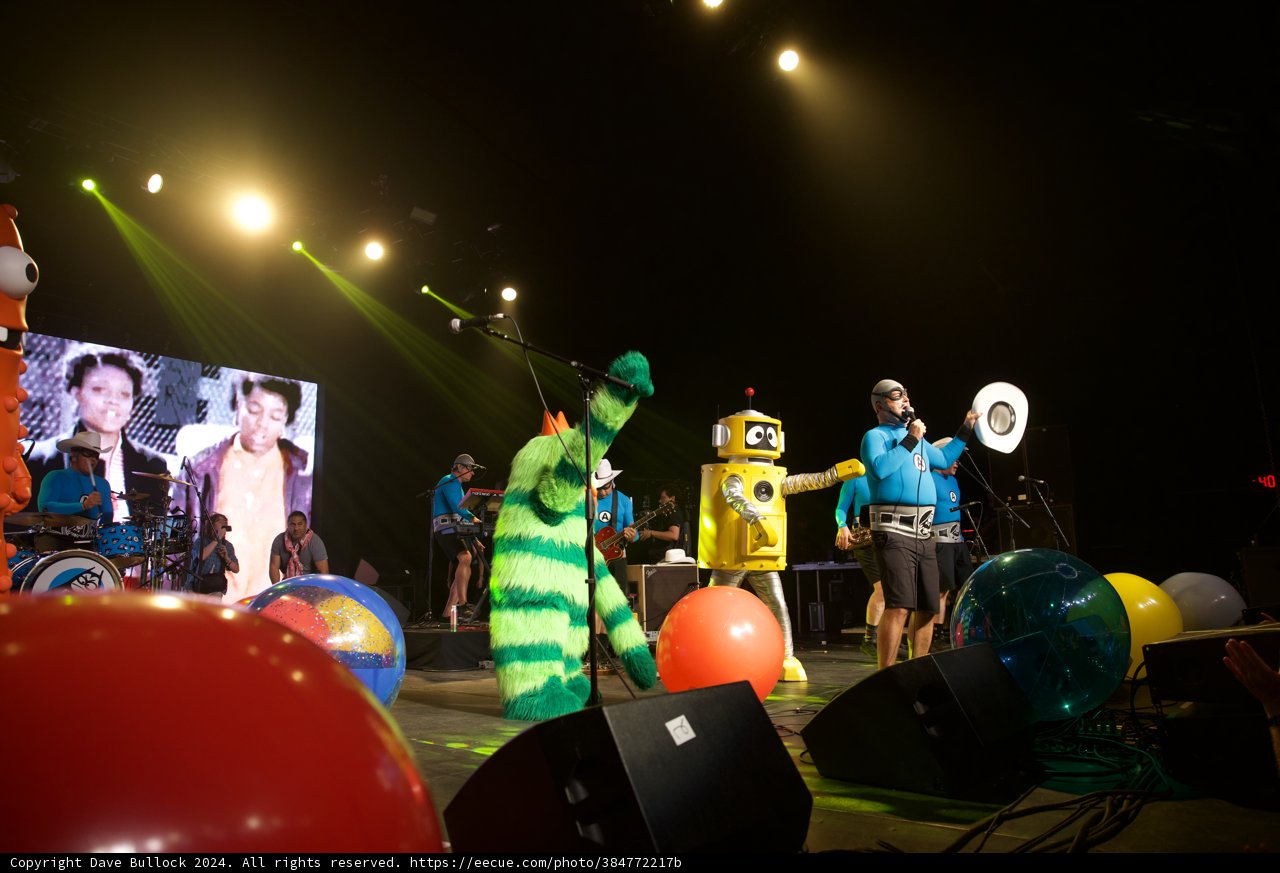 A Vibrant Fusion: Costumes and Concerts at Coachella 2024