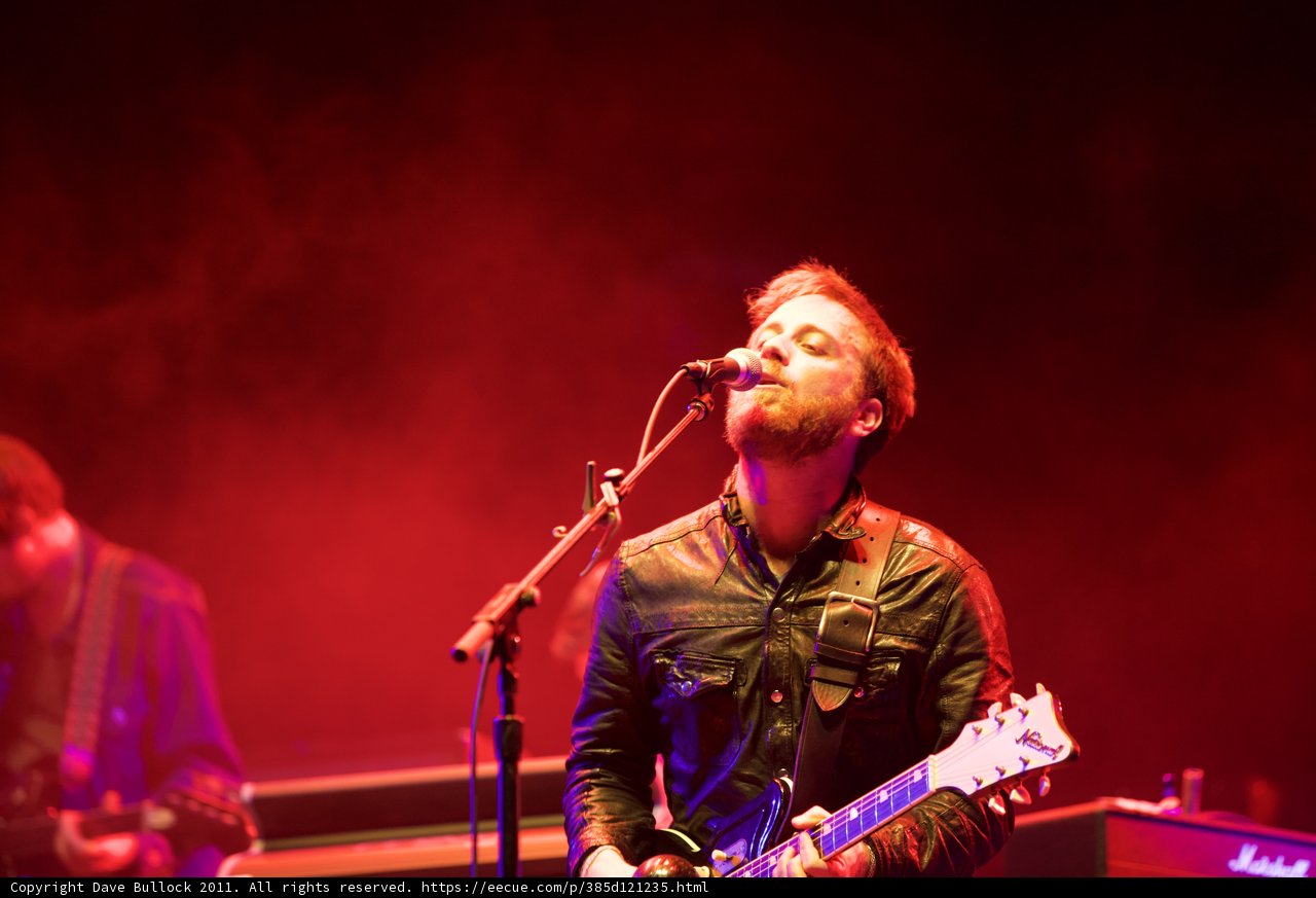 Dan Auerbach Rocks Coachella Stage with Electric Guitar
