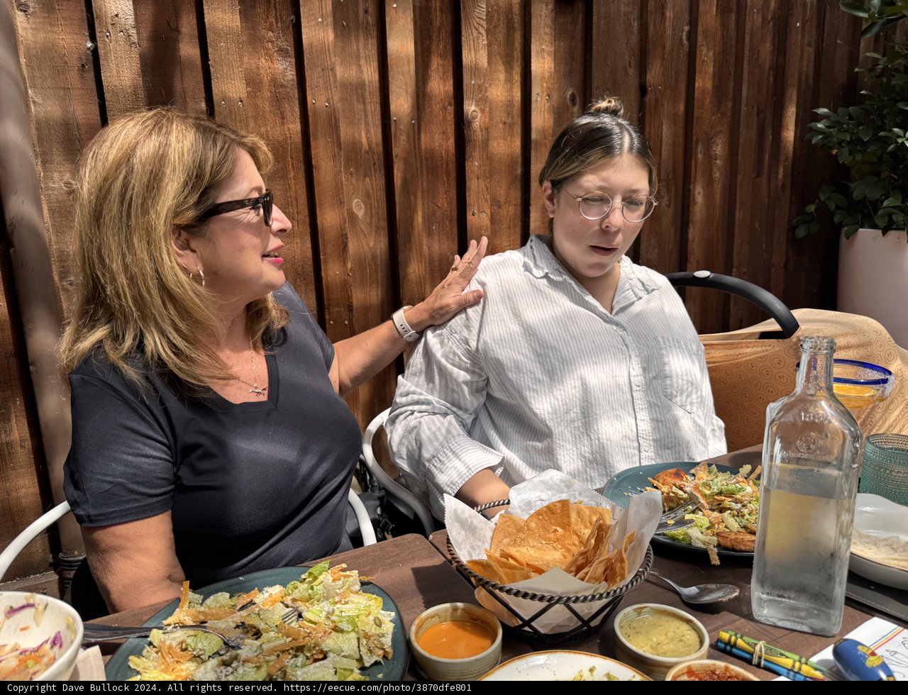 **Sunny Brunch Conversations**