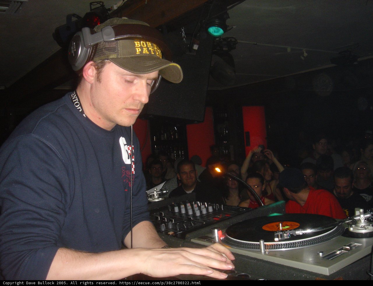 DJ Frank Gallegos: Pumping up the Nightclub