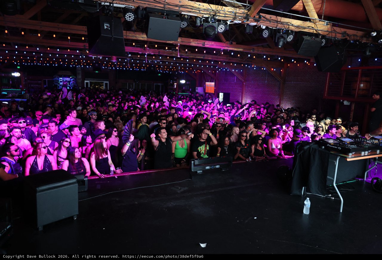 Packed Crowd Energizes Wobbleland 2026 Night