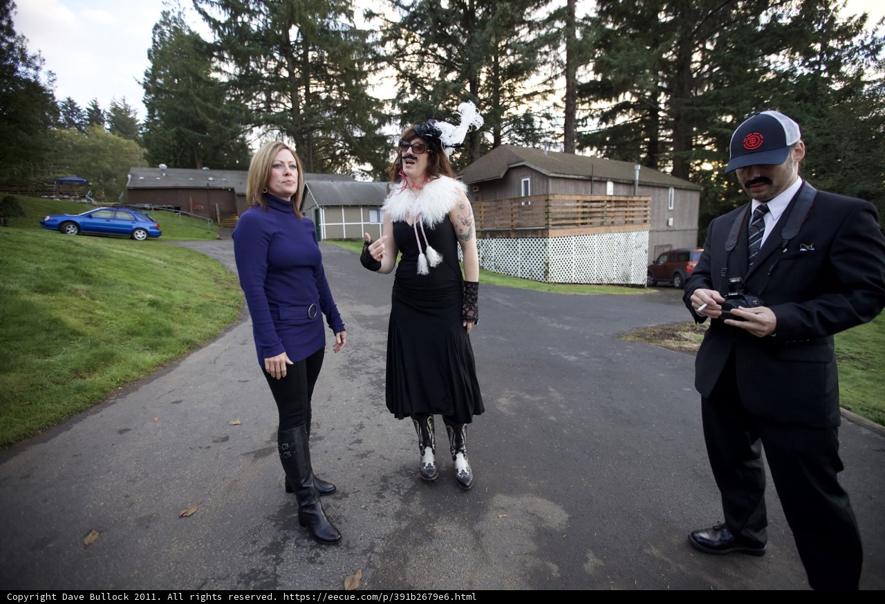 The Wedding Party Poses in Front of Wickstrom House