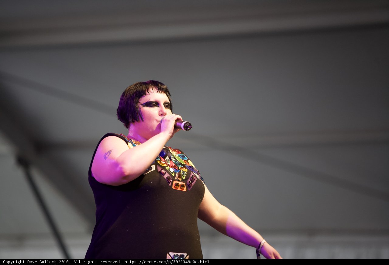 Beth Ditto rocks the mic at Coachella