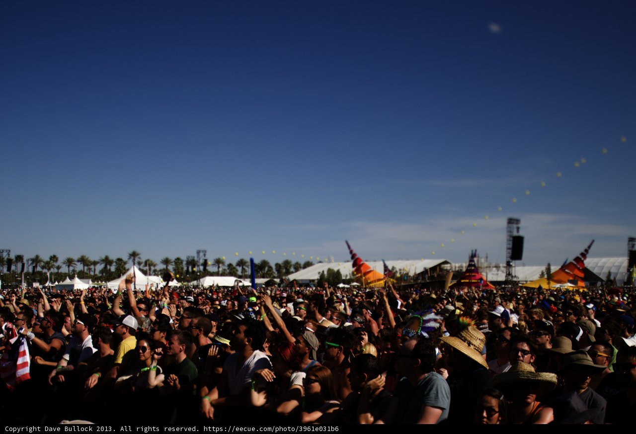 Tom Walker Rocks the Crowd at Outdoor Music Festival