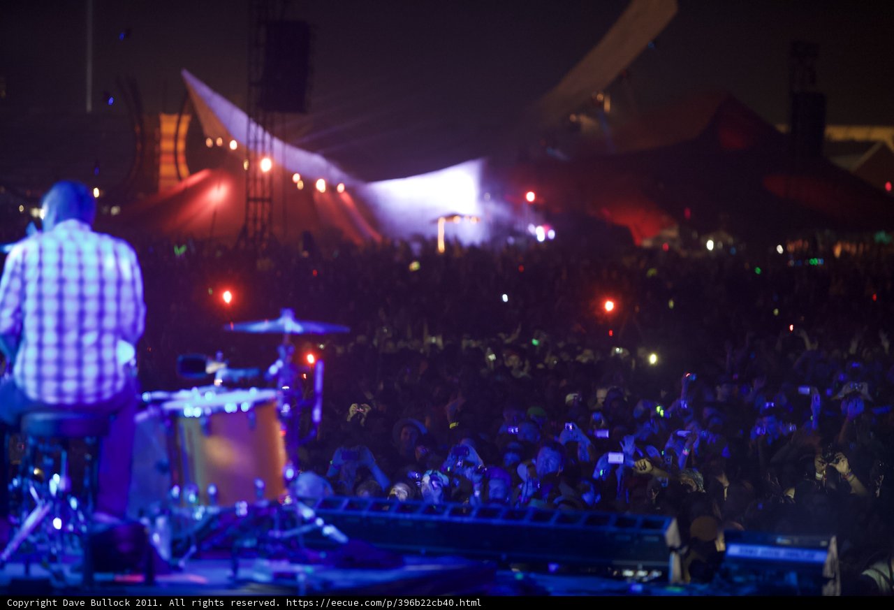 Drumming to the Beat of the Crowd
