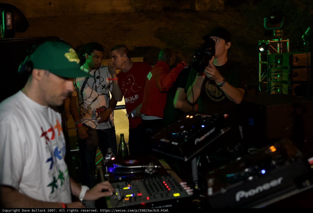 Grooving with Green Hat