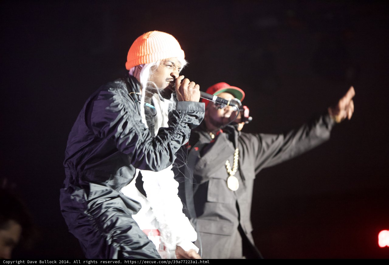 André 3000 and his Entertaining Partner on Stage
