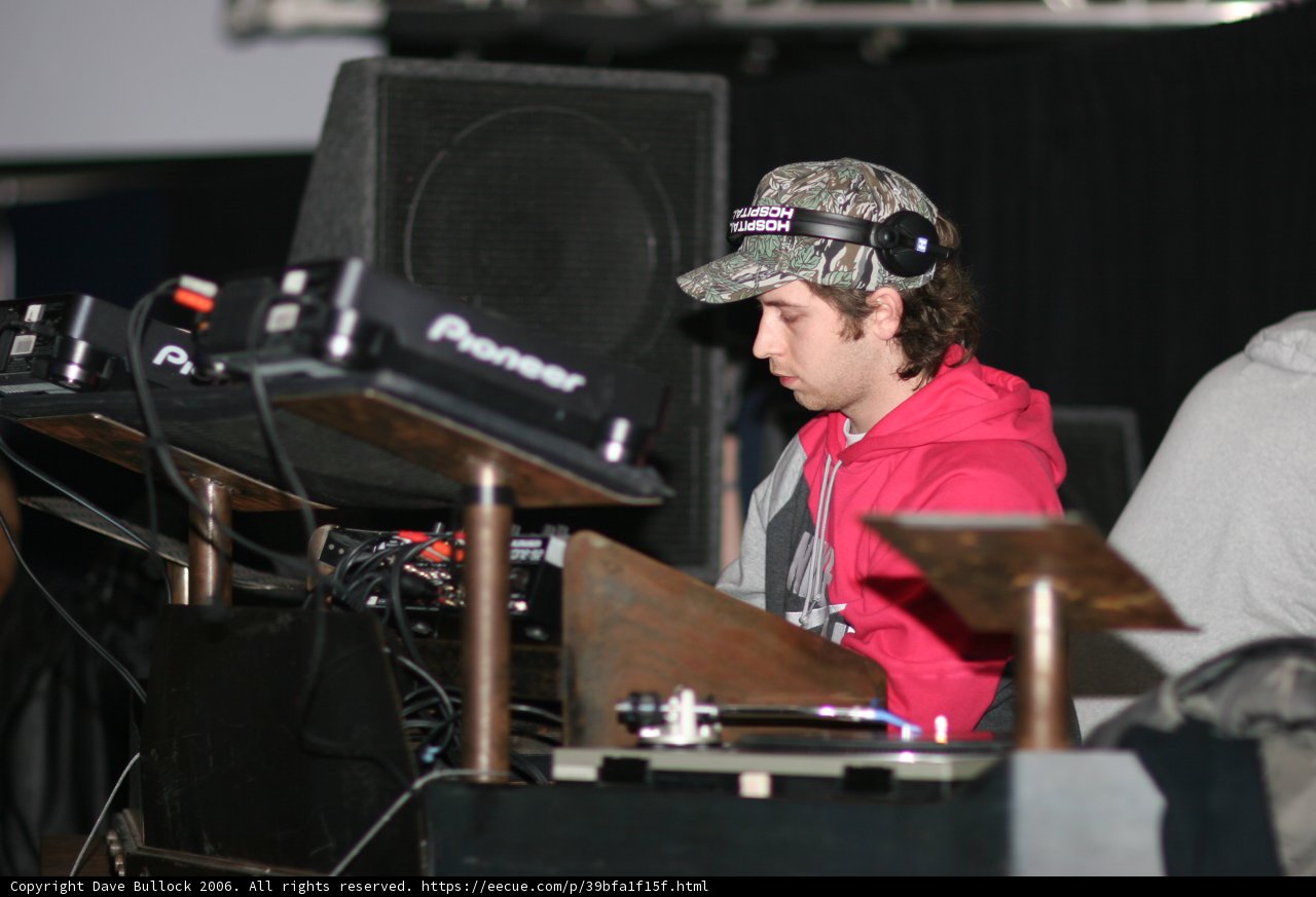 Funky Deejay in Pink