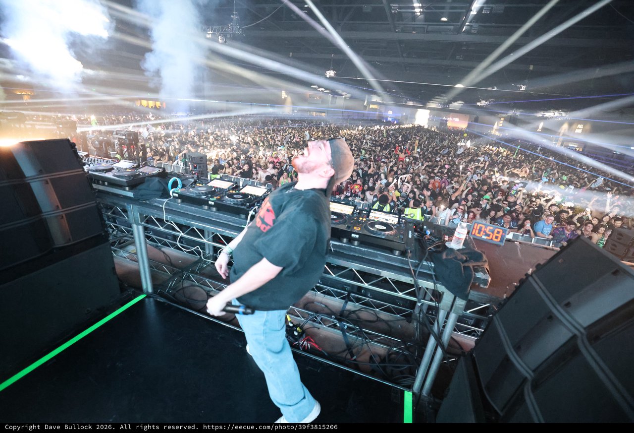 DJ Erupts Before Massive Crowd at Wobbleland 2026