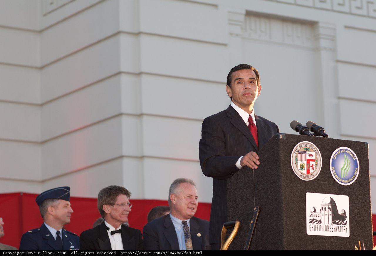 Antonio Villaraigosa speaks at press conference