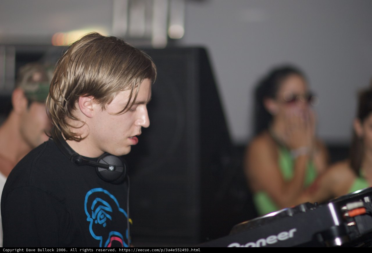 Grooving with Funktion Shimon