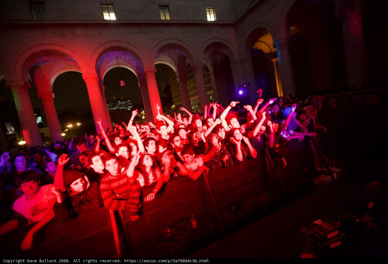 Detour Nightlife: Tanner Buchanan's Crowd Arch