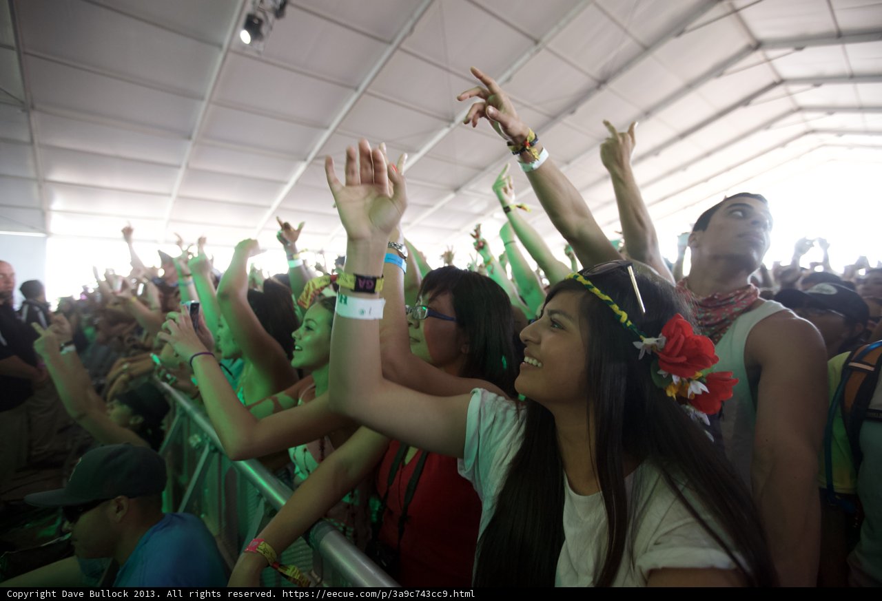 Hands Up!