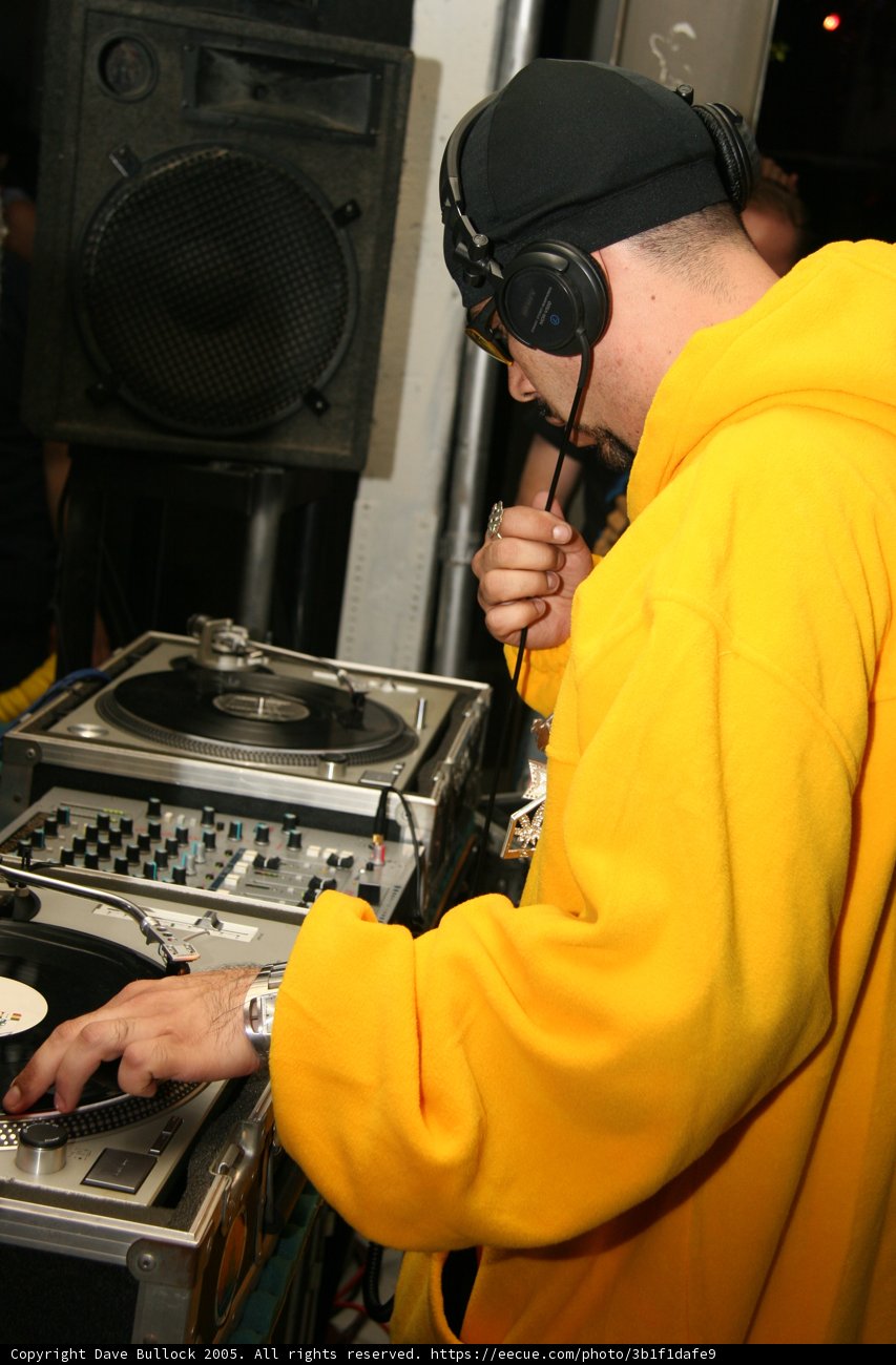 Grooving in Yellow