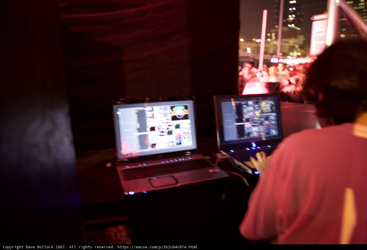 Double Screen Gaming