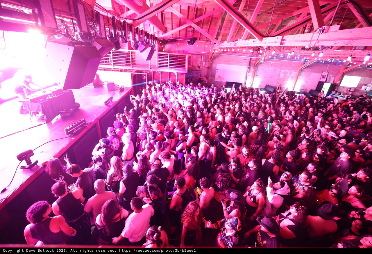 Massive Crowd Packs Wobbleland 2026 Dance Floor