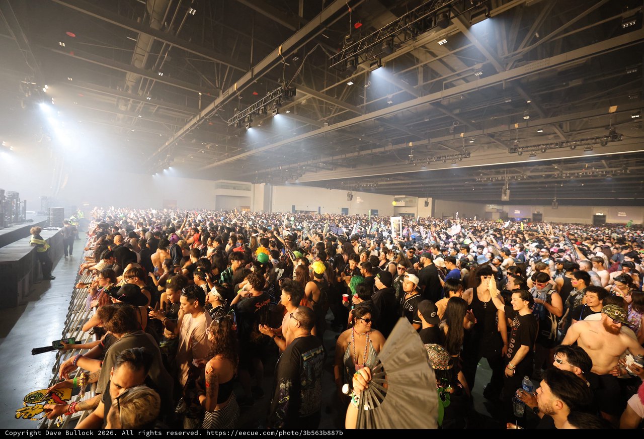 Massive Indoor Crowd Packed at Wobbleland Festival 2026