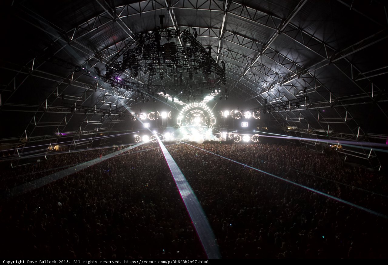 Spotlight on the Massive Crowd at Coachella 2015