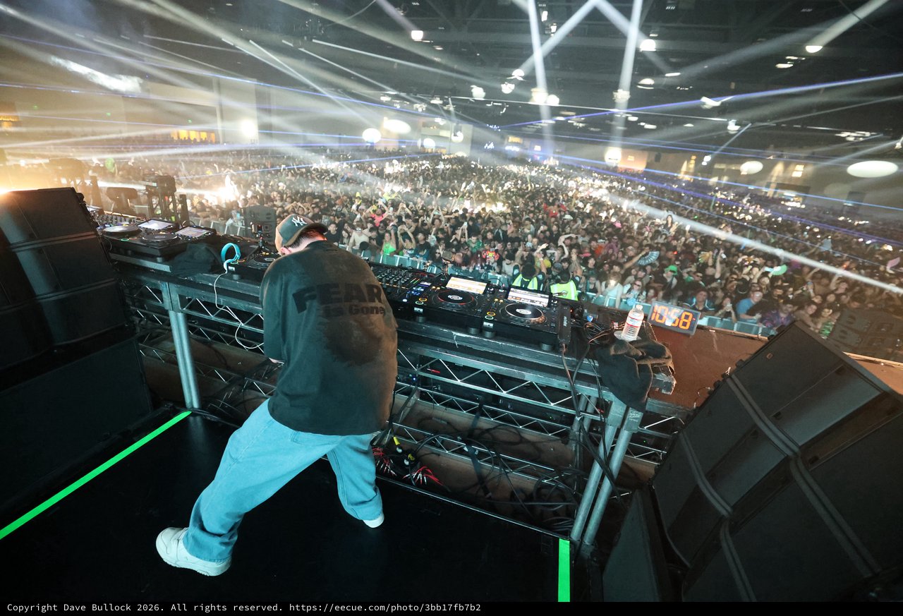 DJ Ignites Massive Indoor Rave at Wobbleland 2026