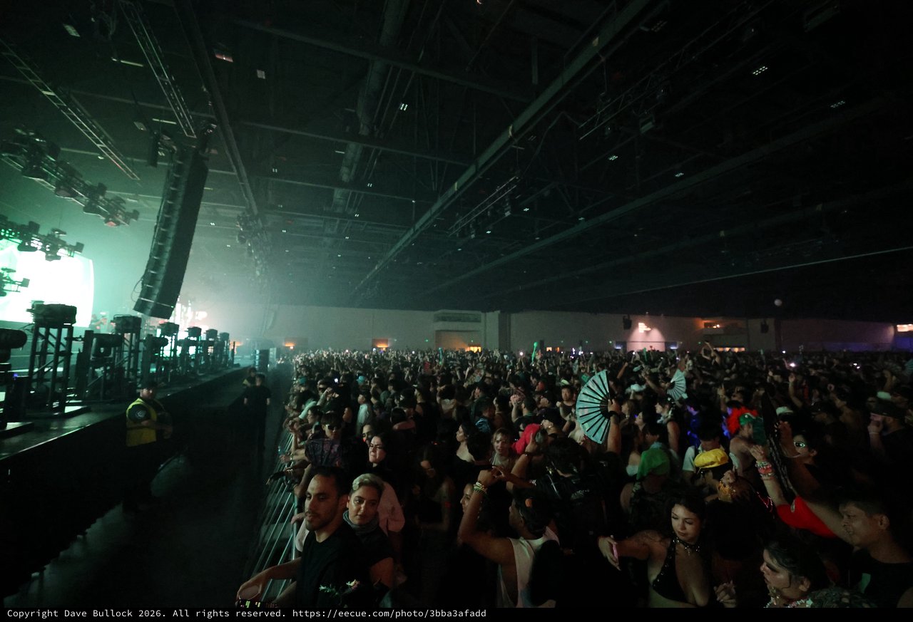 Massive Indoor Crowd Surges at Wobbleland 2026