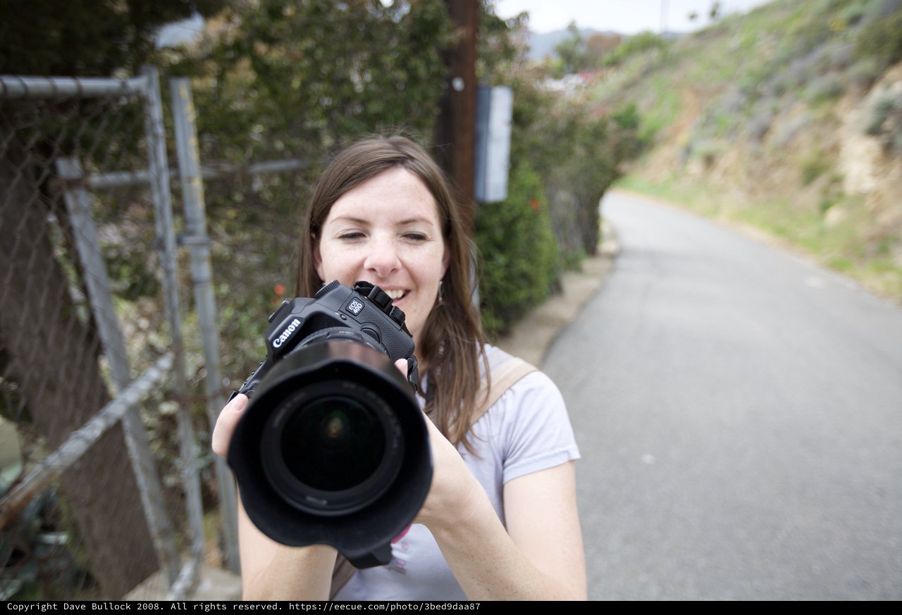 Photographer Penelope Shows Off Her Canon DSLR