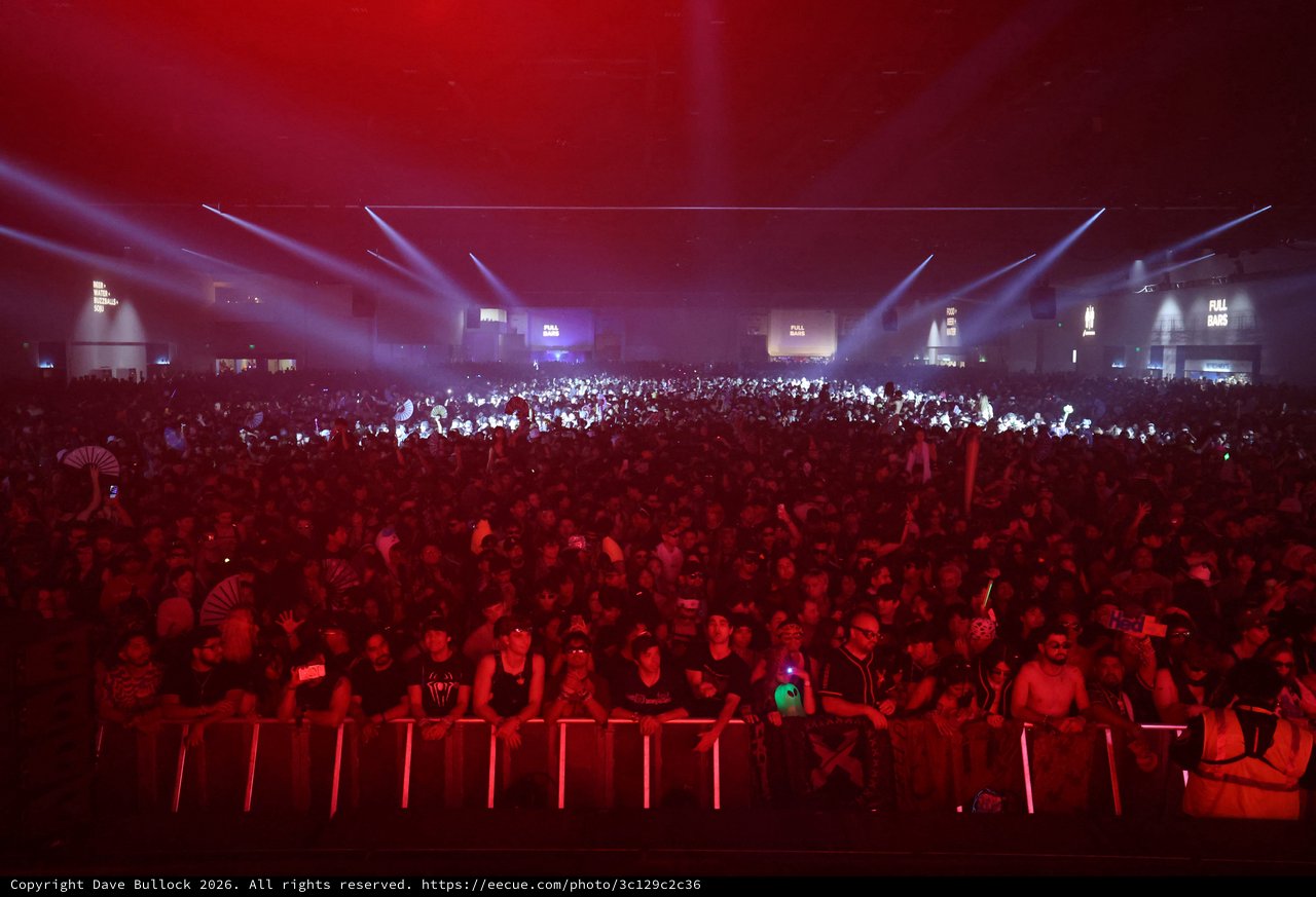 Massive Crowd Surges at Wobbleland 2026 Festival
