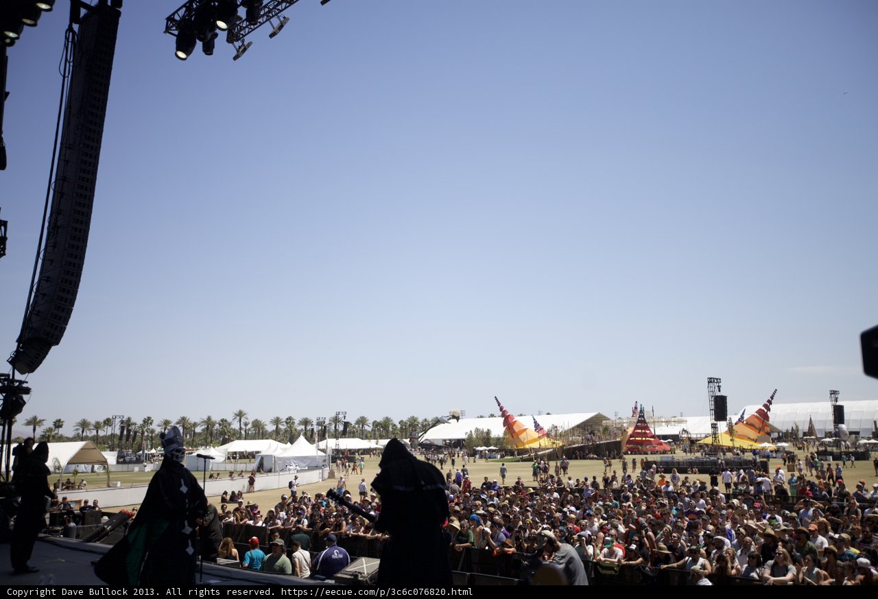 Grooving with the Masses
