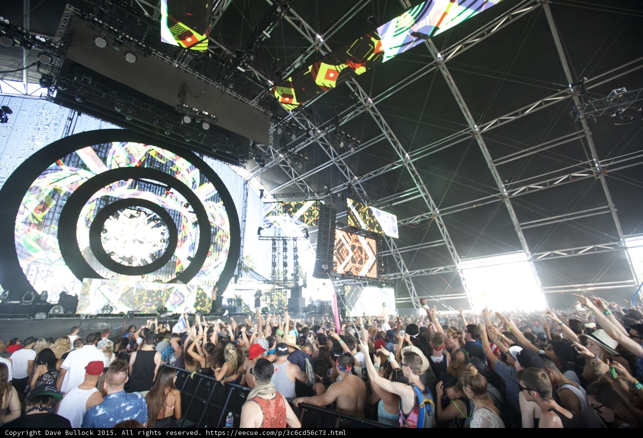 Diamond Screens Overhead