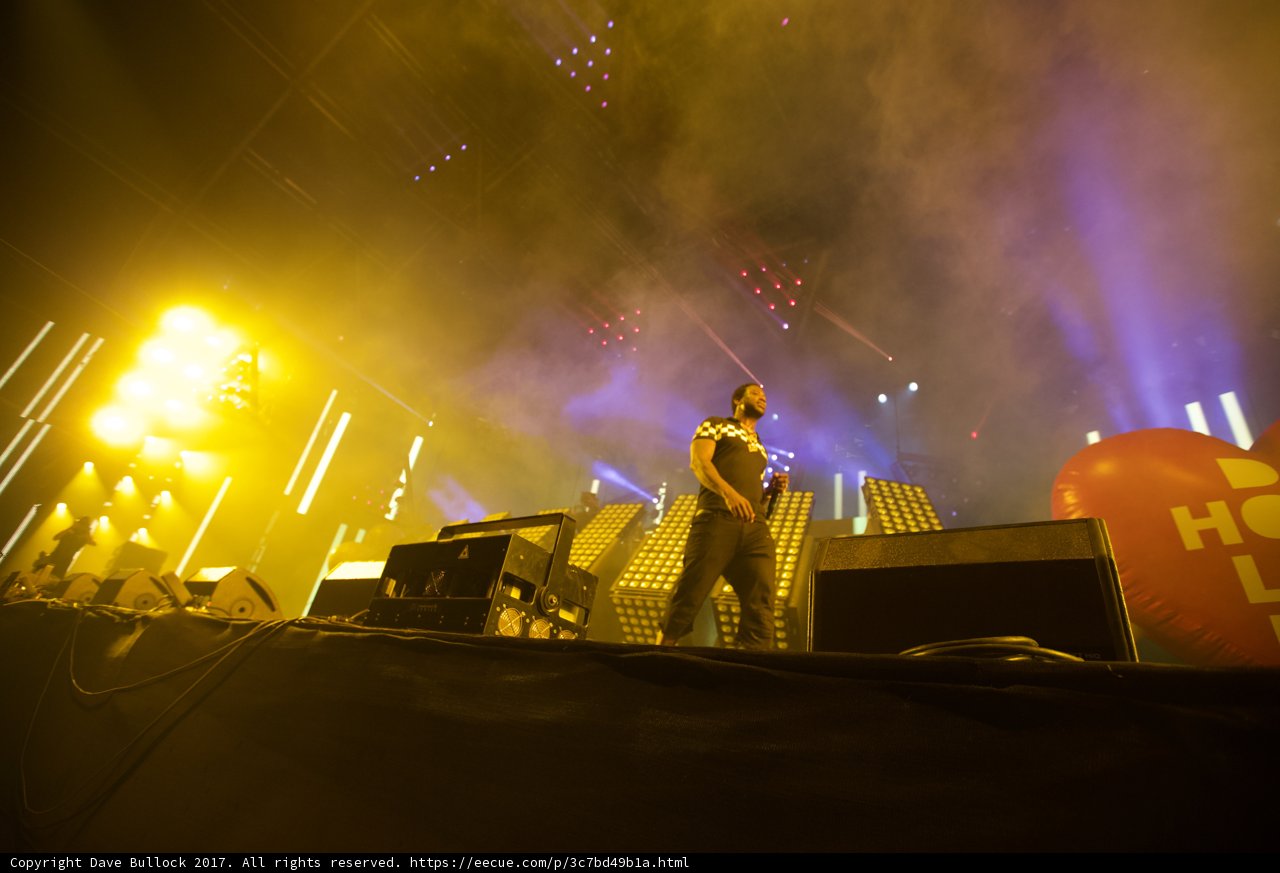 The Entertainer Lights Up The Stage
