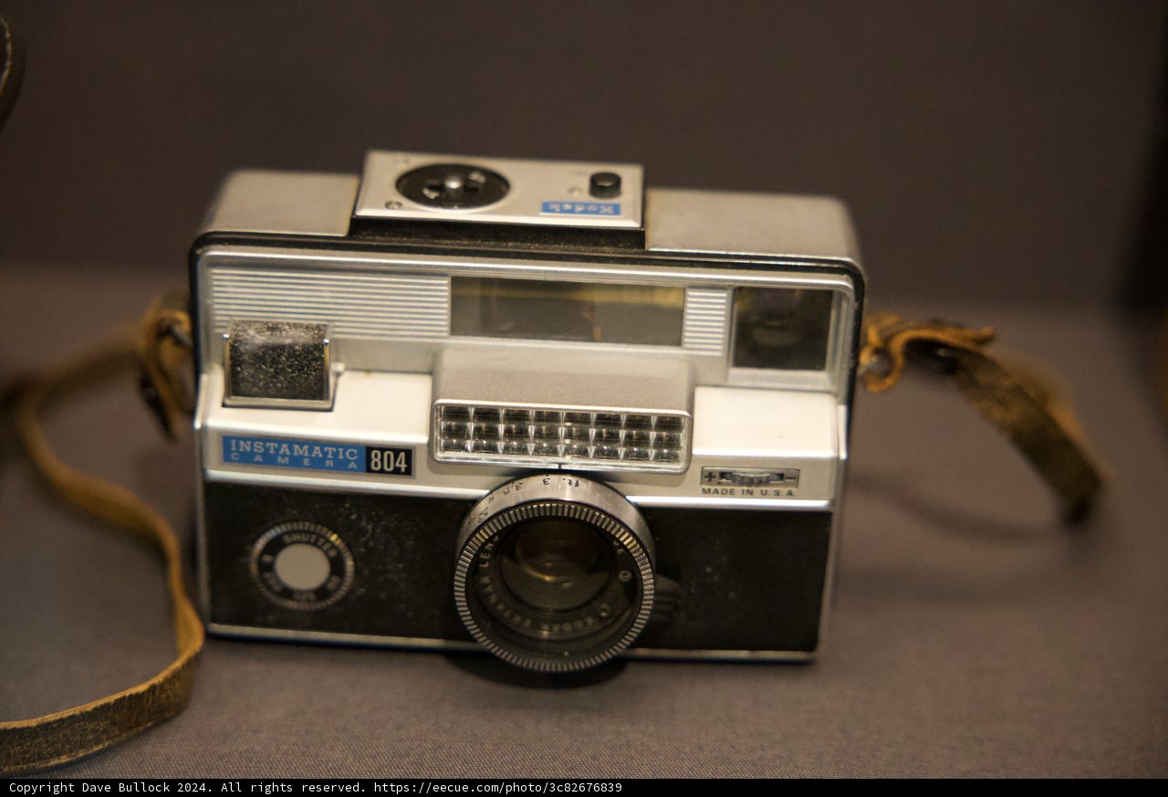Nostalgic Clicks - Vintage Camera
