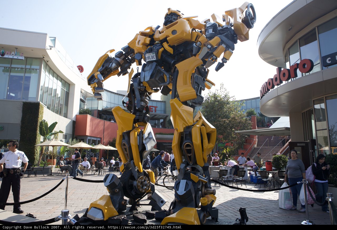 The Giant Yellow and Black Robot
