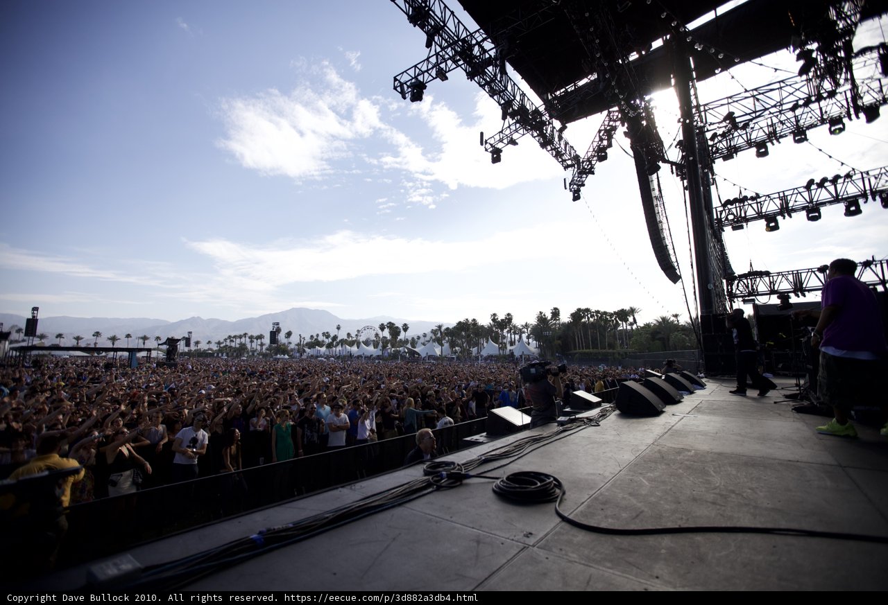 High-Energy Crowd Rocks Out at Coachella