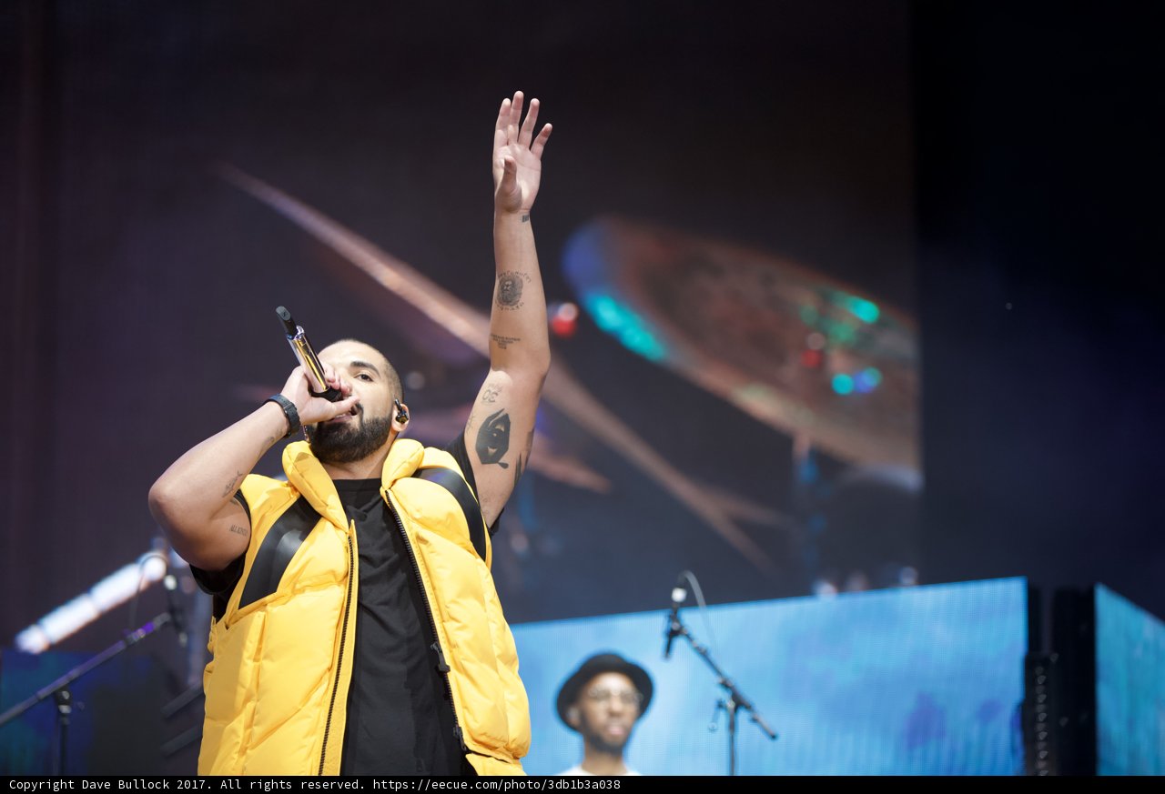 Drake's Solo Performance at the O2 Arena