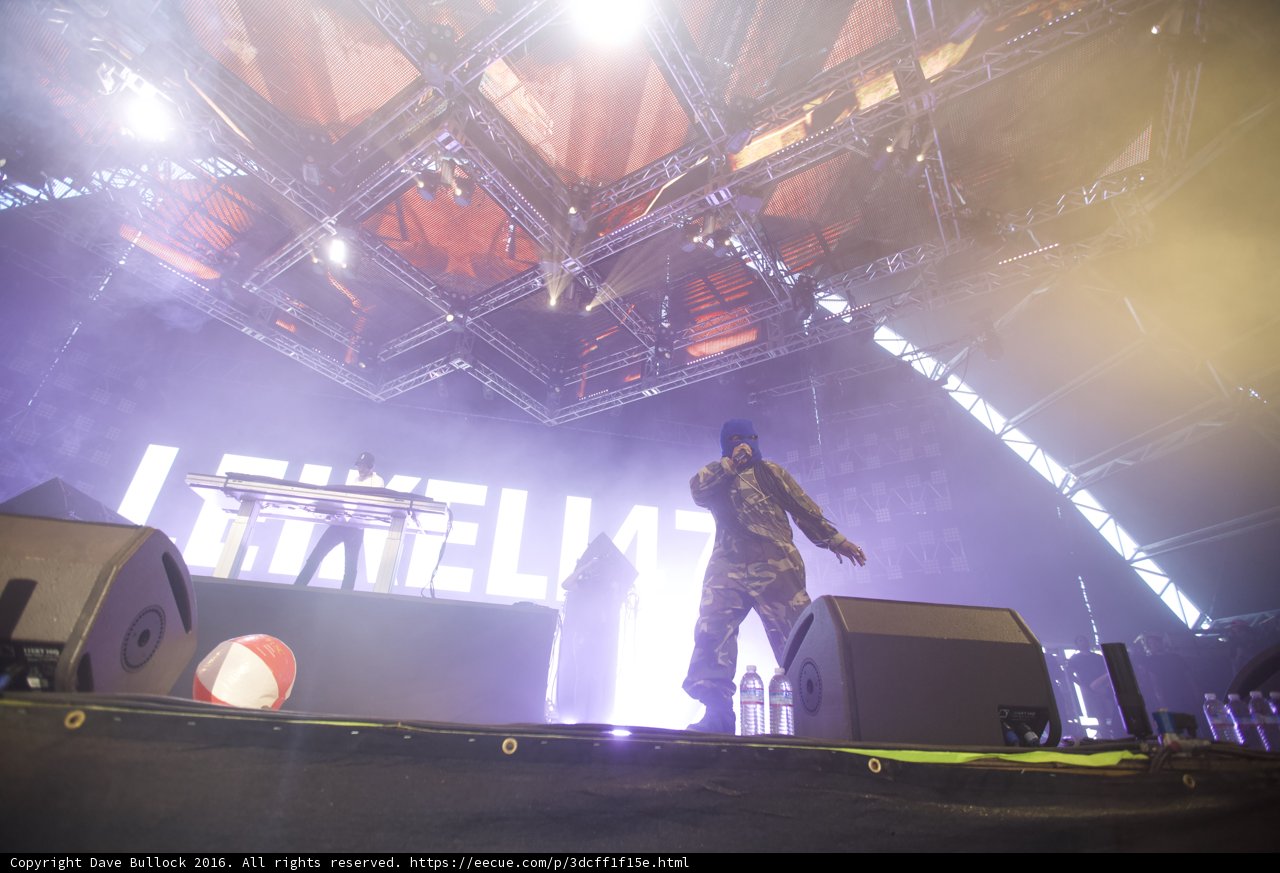 Solo Performance Under the Spotlight