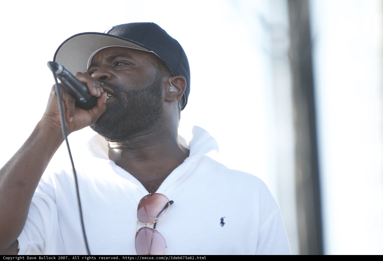 Black Thought Performing in a Classic White Shirt