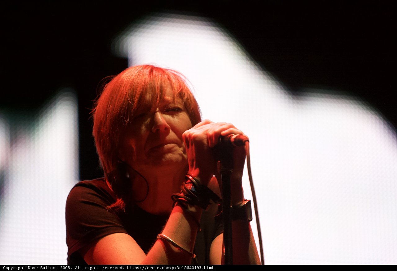 Red-Headed Songstress Takes Coachella Crowd by Storm