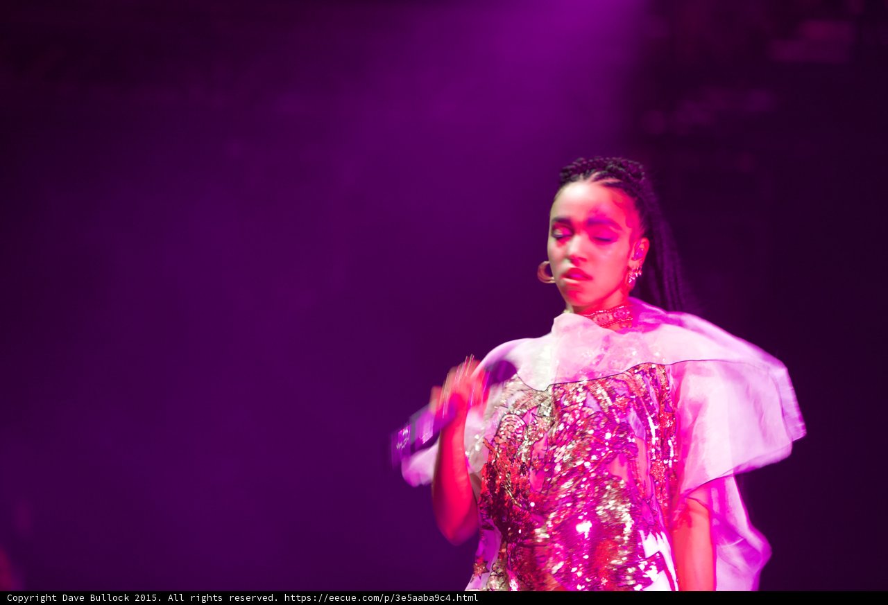 Shimmering Solo: FKA Twigs Lights Up Coachella Stage