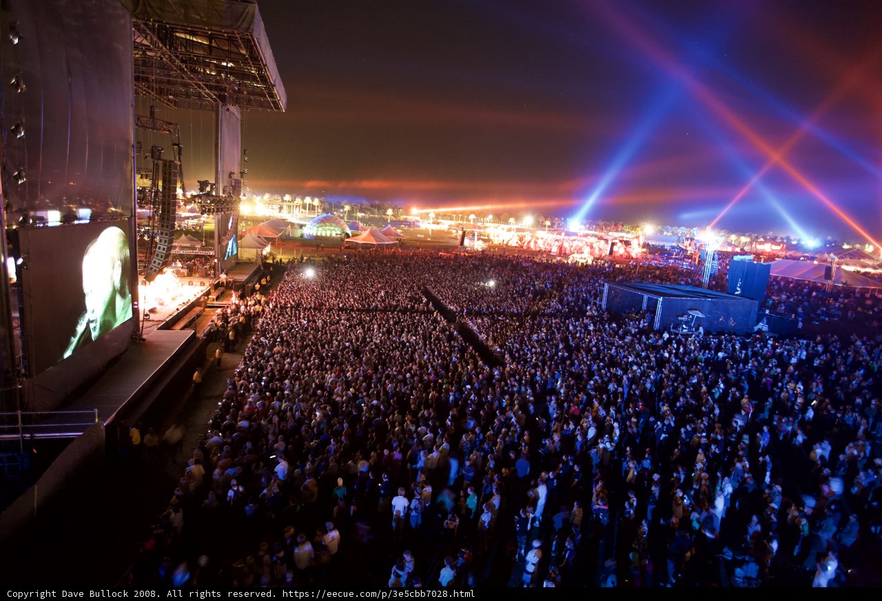 A Sea of Fans at Coachella 2008