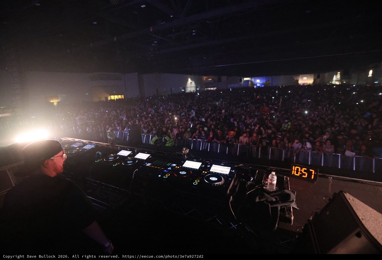 DJ Commands Massive Crowd at Wobbleland 2026