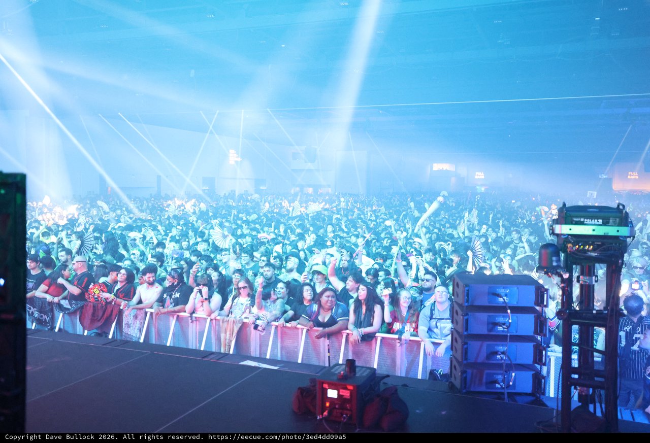 Massive Crowd Surges at Wobbleland 2026 Festival