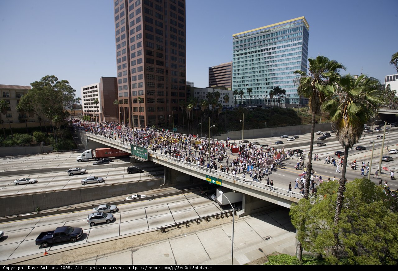 Mayday March on the Metropolis Bridge