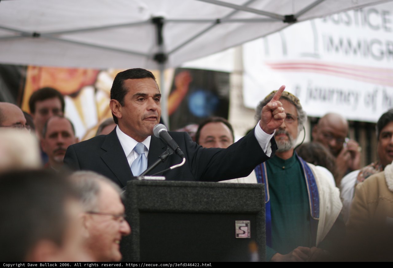 Antonio Villaraigosa addresses crowd at rally