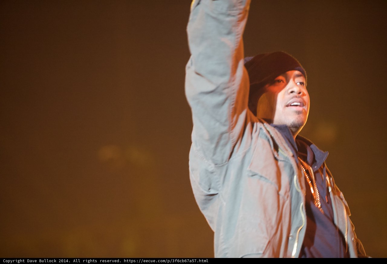 Nas Rocks the Mic at Coachella