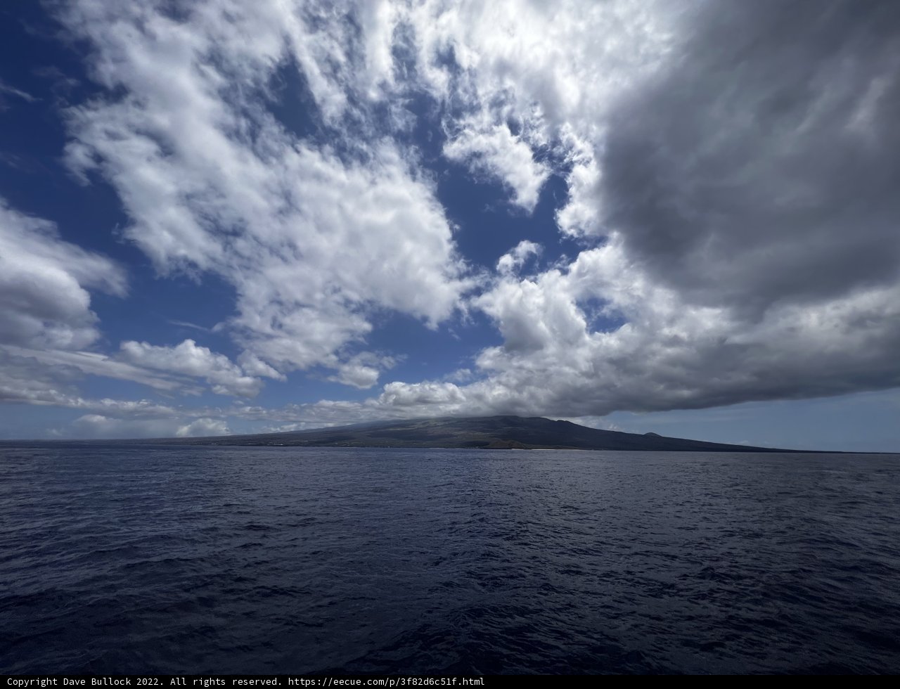 Azure Skies and Clouds Over the Alalakeiki Channel