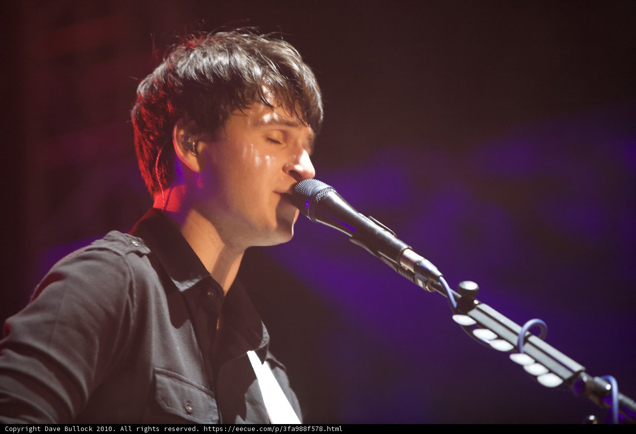 Ezra Koenig Rocks the Mic and Guitar at Cochella