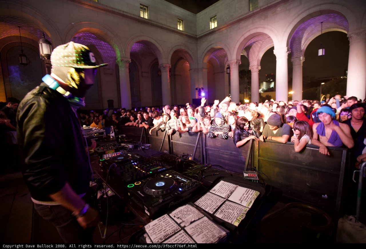Masked Deejay Brings Urban Vibes to Night Club